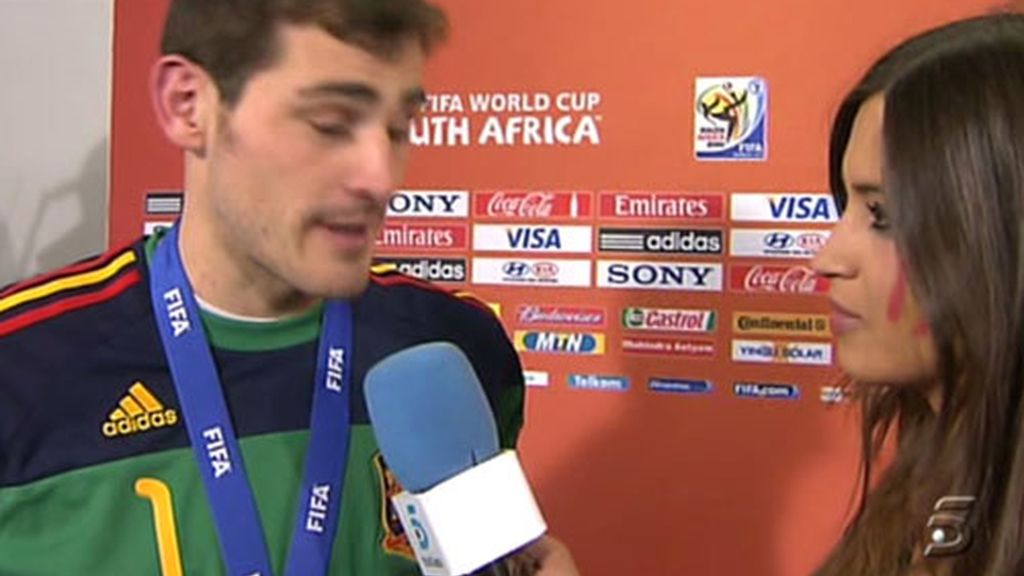 El beso de Iker a Sara, de campeonato