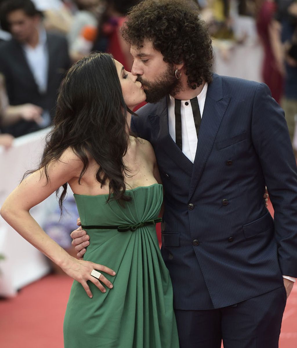 Nerea Barros y Juan Ibáñez, protagonistas de un beso en la clausura