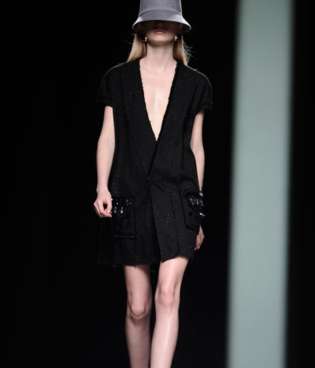 Moisés Nieto: geometría monocromática