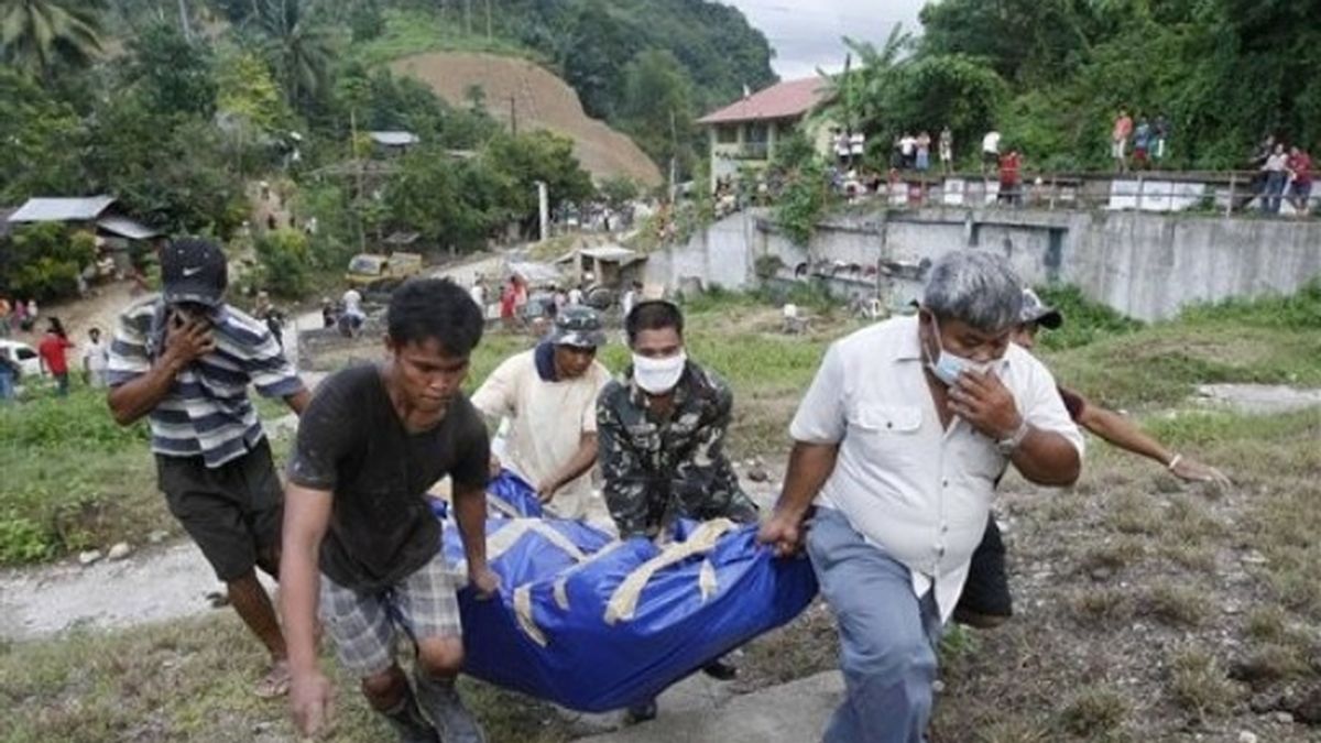Filipinas reanuda la búsqueda de los 800 desaparecidos tras el tifón Washi