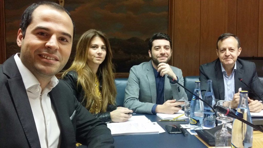 César Zafra junto a Ignacio Aguado y otros miembros de C's