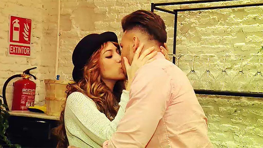 Steisy, a Alejandro: “Si te vas de mi trono, me muero”