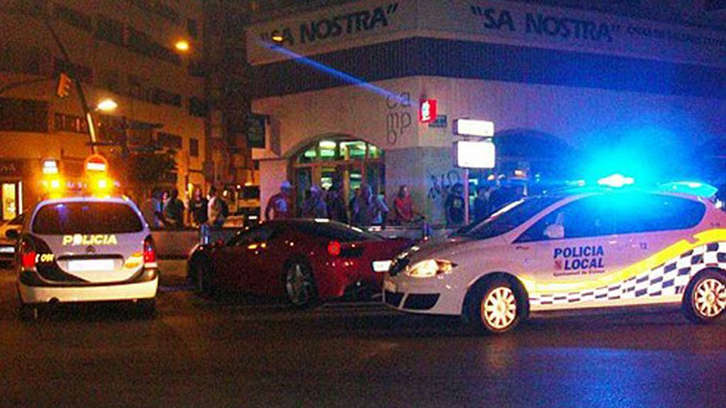 Benzema vuelve a liarla en Porsche