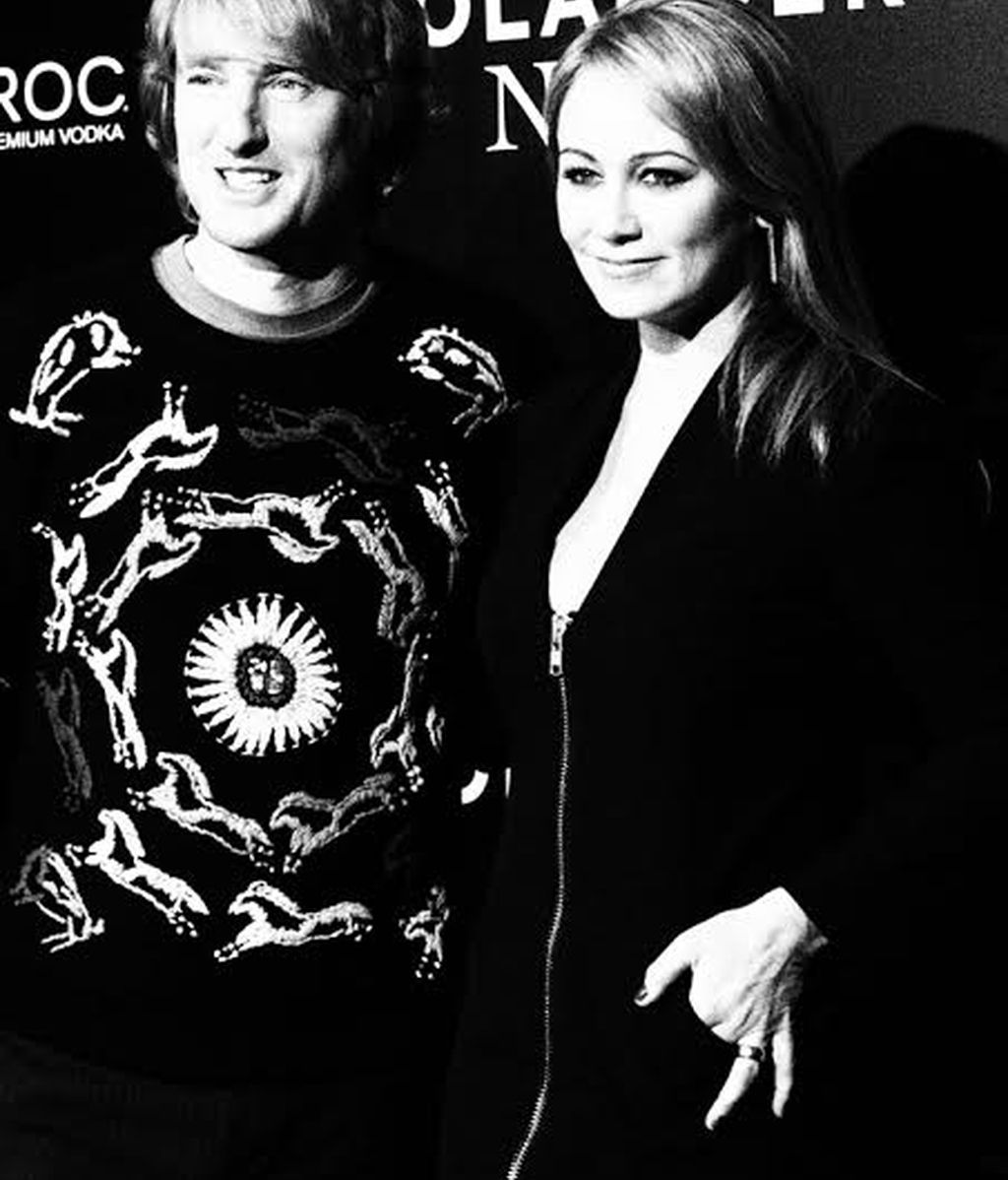 Ojo al jersey de Owen Wilson… ella es Christine Taylor