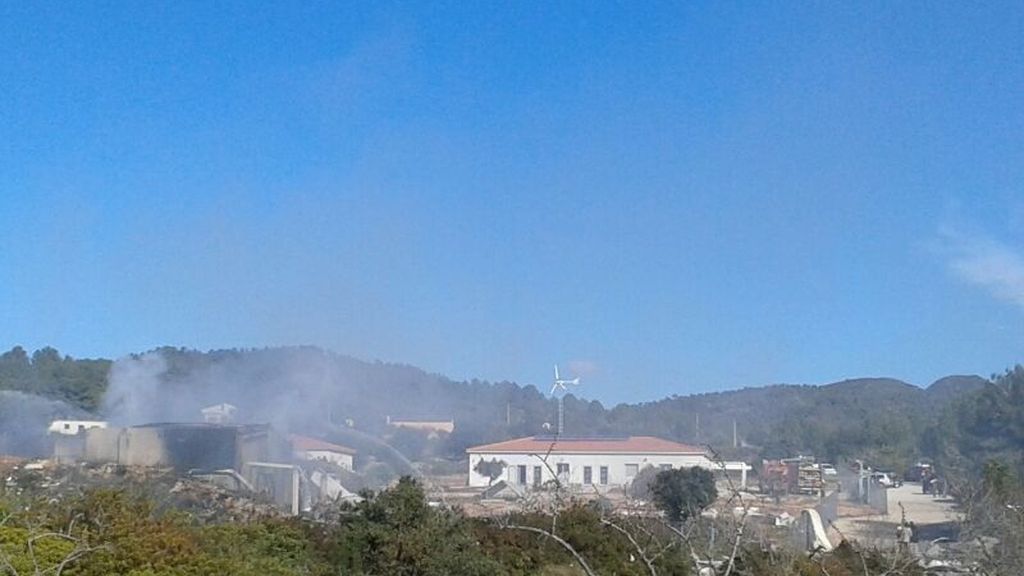 La explosión de una pirotecnia deja al pueblo de Rodonyà confinado en sus casas