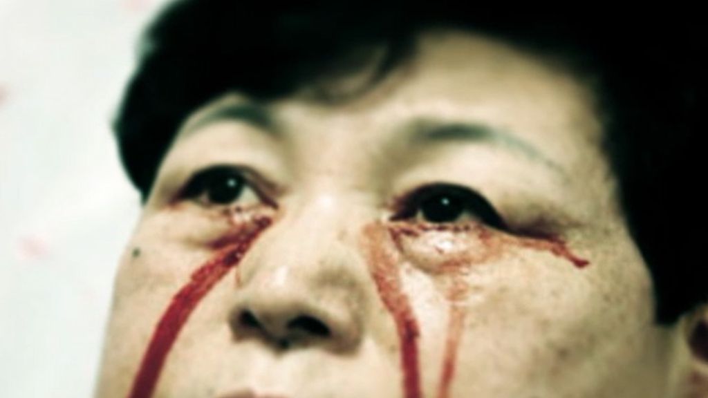 El hombre del sombrero y vírgenes que lloran sangre