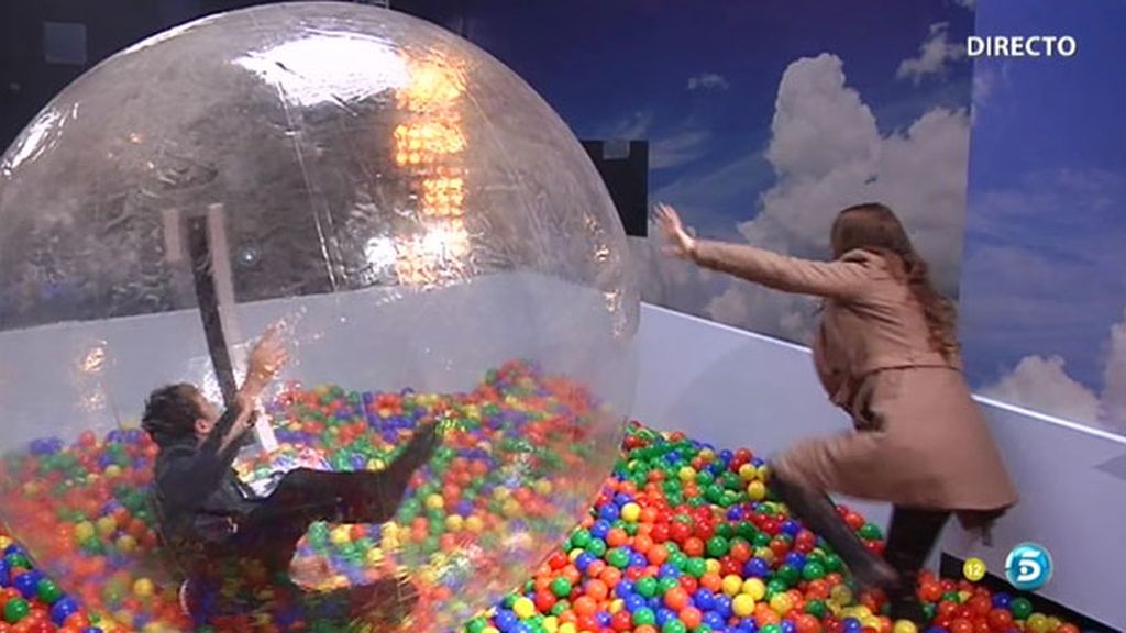 Iván, propulsado por una bola gigante