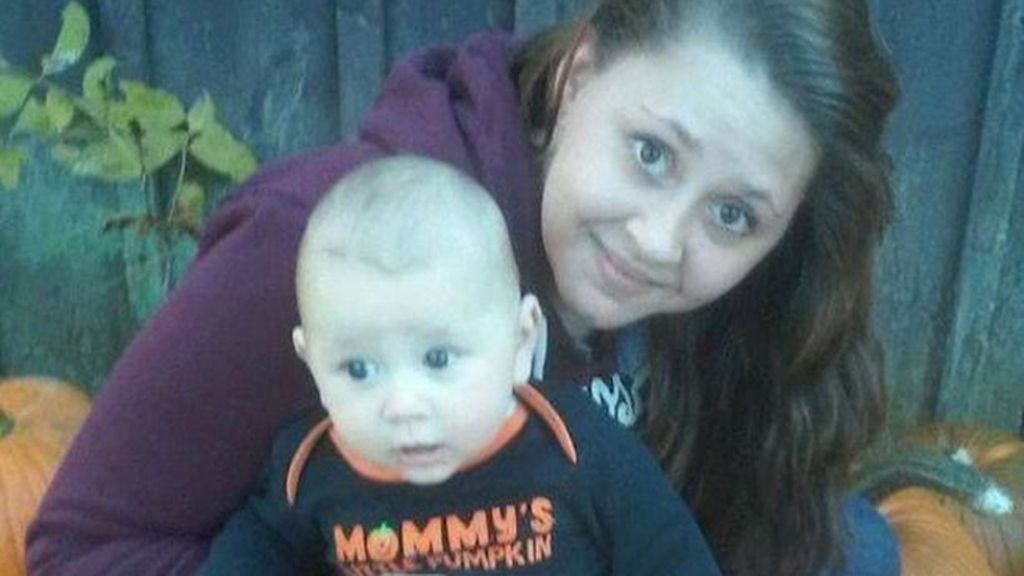 Un bebé se muere de hambre después de que su madre falleciera por sobredosis