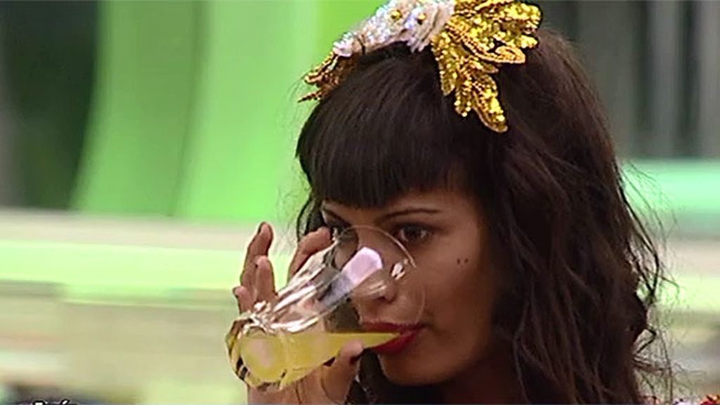 Los concursantes celebraron el cumpleaños de Saray