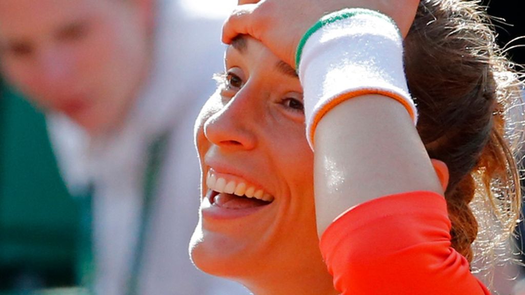 Así es Andrea Petkovic, la tenista que pide matrimonio en Twitter y sube fotos de Messi en calzoncillos