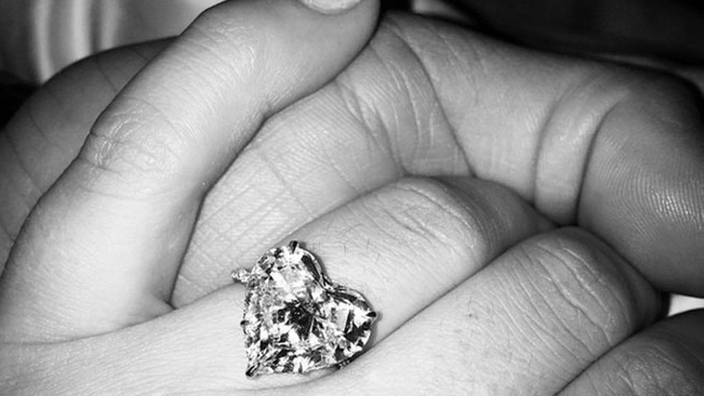 LADY GAGA ANILLO COMPROMISO