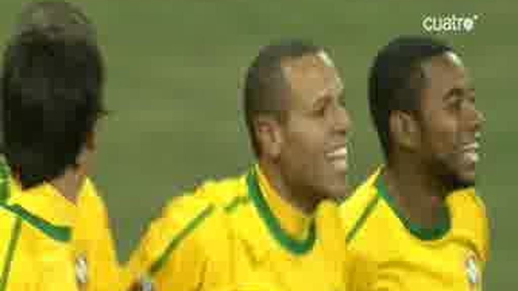 Elano marca el tercero para Brasil (0-3)