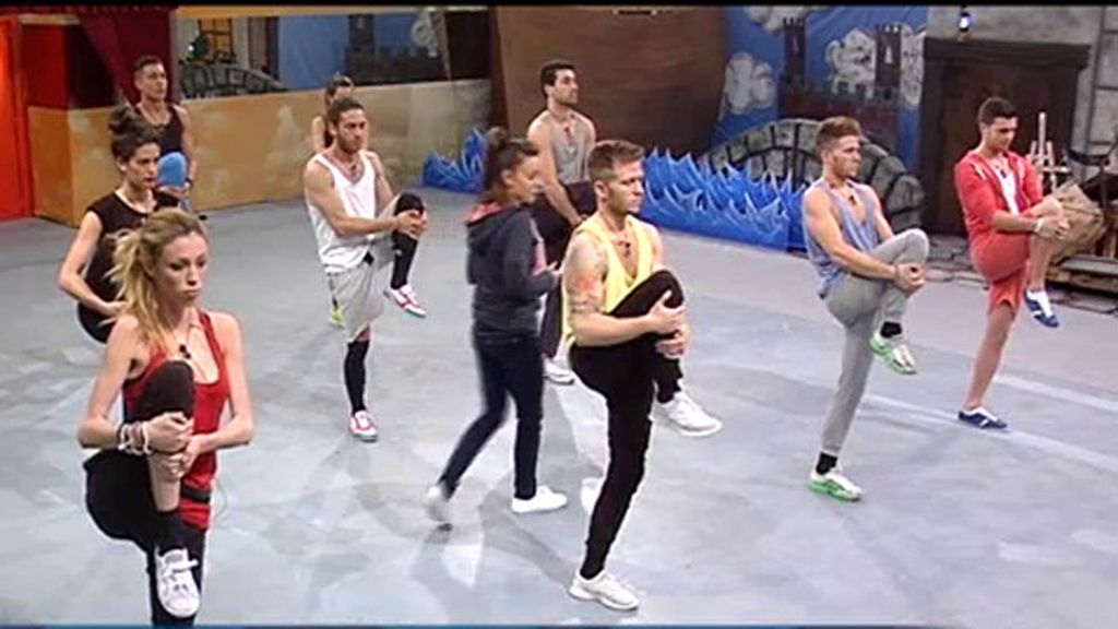 Los concursantes disimulan saber el secreto de Yessica y Anabel