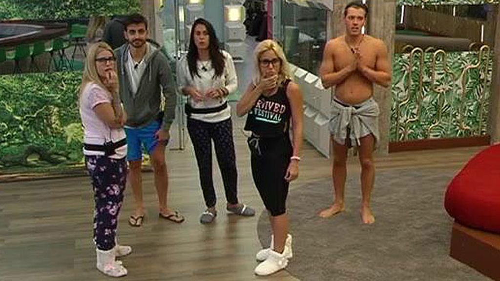 Se ha enfadado porque no consigue dormir por los ruidos