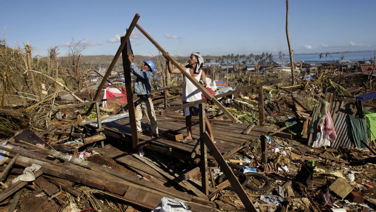 Las víctimas por el paso del tifón Pablo por Filipinas podrían llegar a 2.000