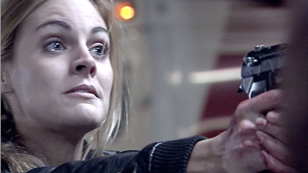 Si no es por las buenas... será con la pistola