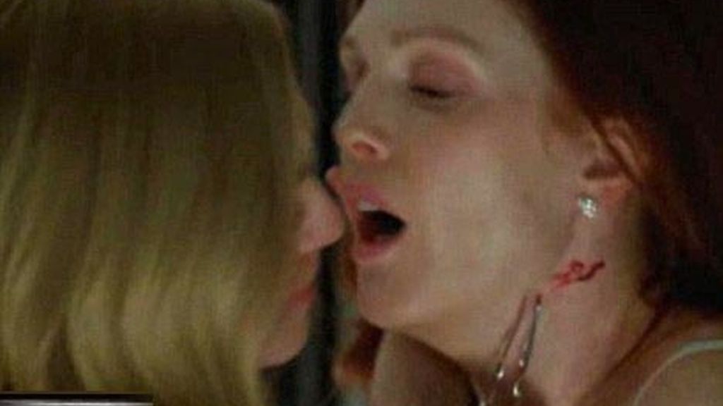 Julianne Moore en una ardiente escena lésbica con Amanda Seyfried