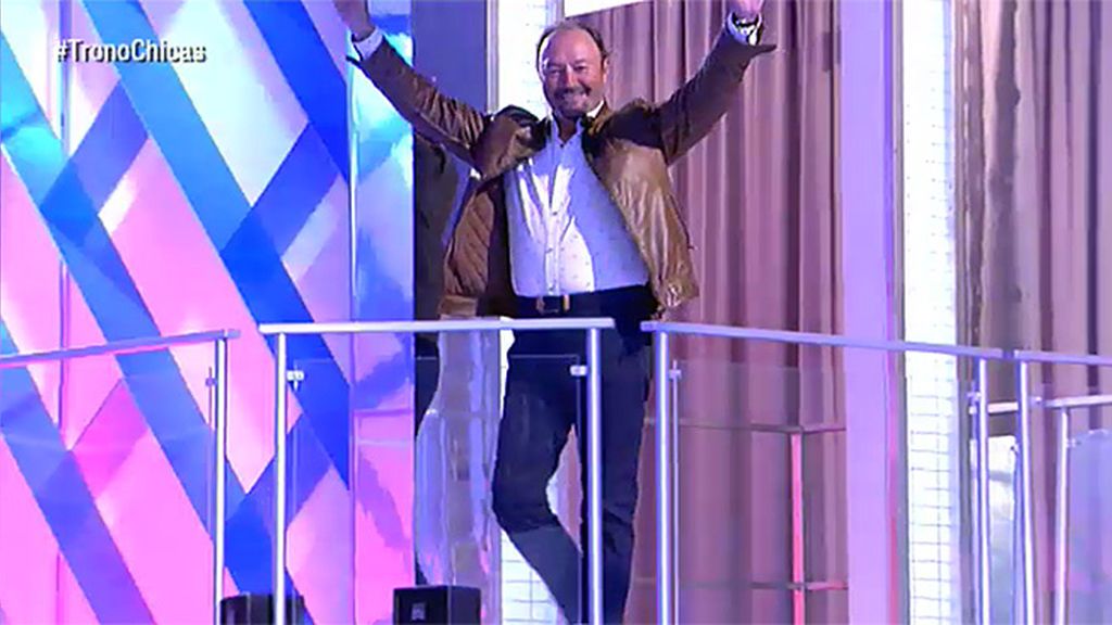 Amador renueva su imagen asesorado por Nacho Montes y Jesús Reyes