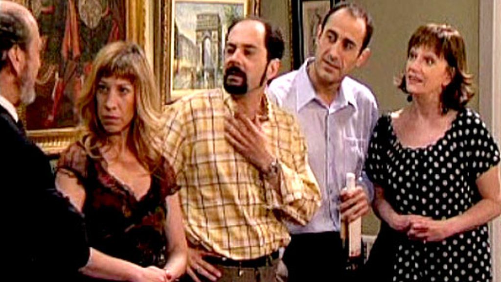 Cap. 9,T.2: 'Swingers, una boda exprés y una niña huerfanita'