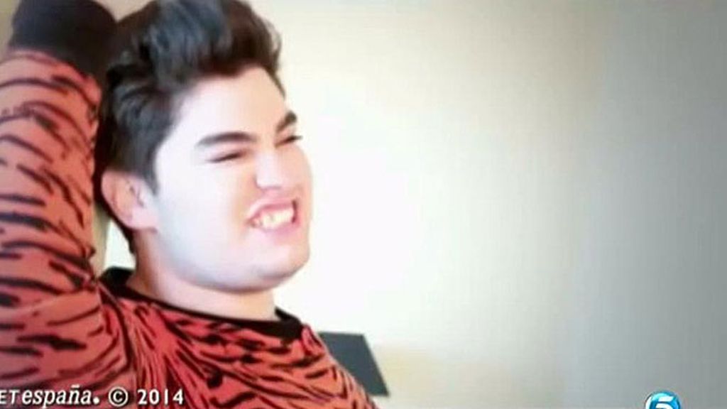 El amigo de Chabelita posa para '¡Qué me dices!'