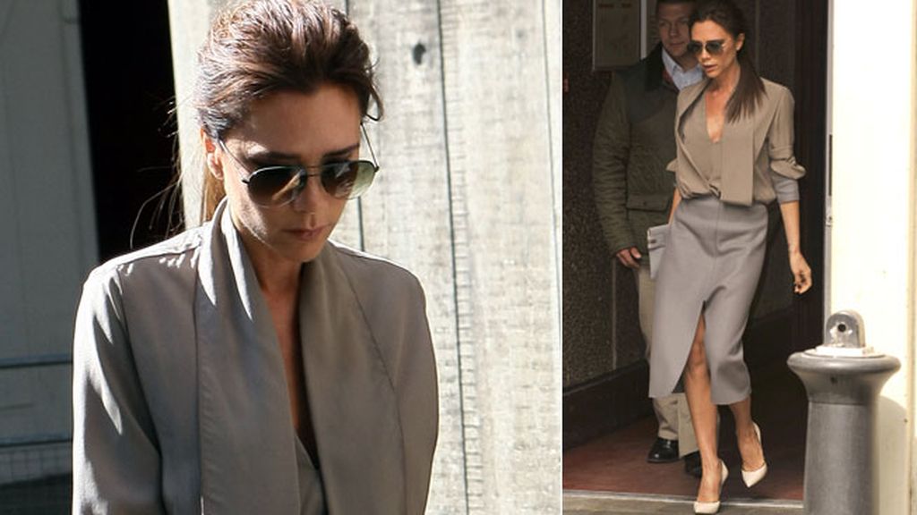 Victoria Beckham, elegante con un conjunto en tonos grises