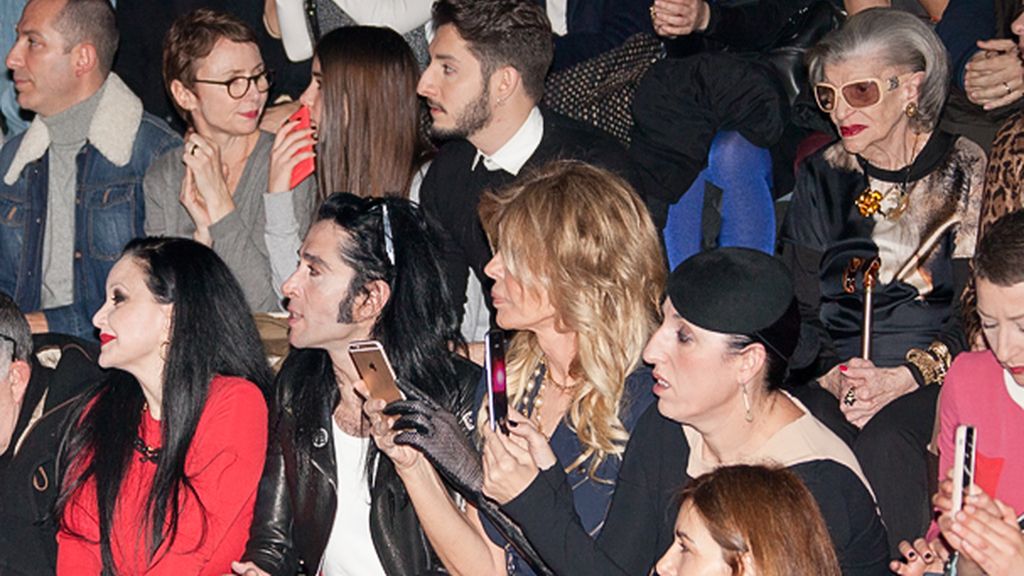 Asistentes desfile Davidelfin