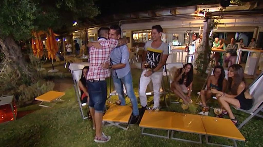 …Pero es él el quien se queda sin chica, Lucía