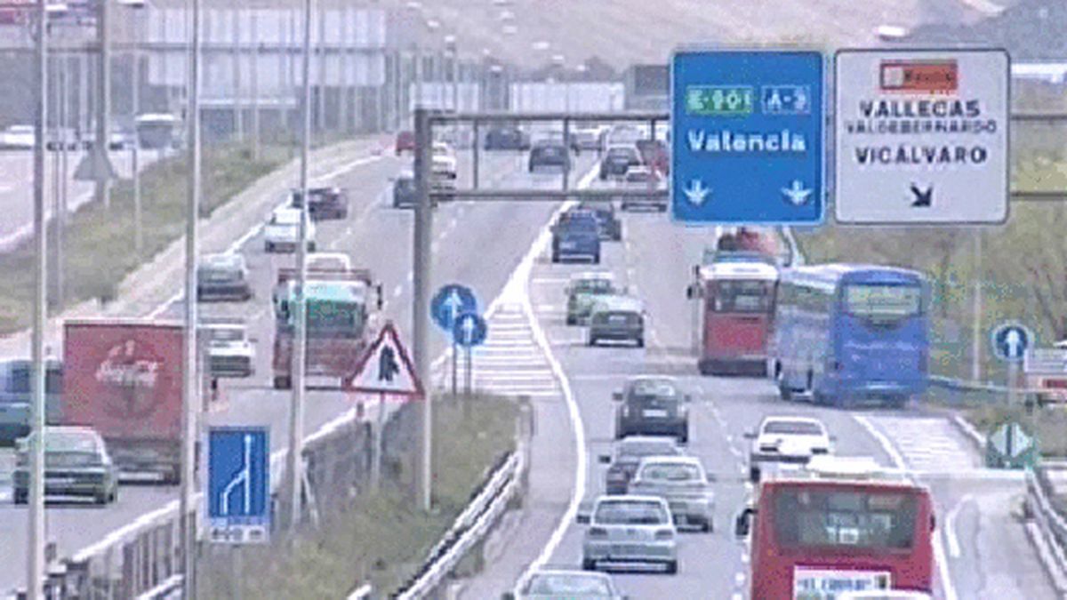 LLenar el depósito de un coche de gasóleo cuesta 19 euros más que hace un año LLenar el depósito de un coche de gasóleo cuesta 19 euros más que hace un año