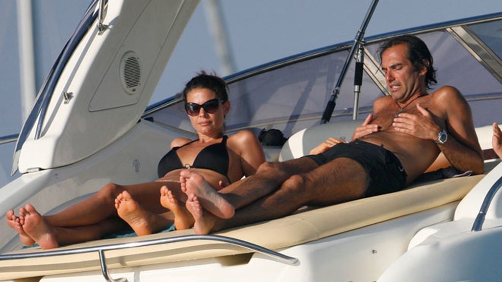 María José Suárez se tuesta en Ibiza