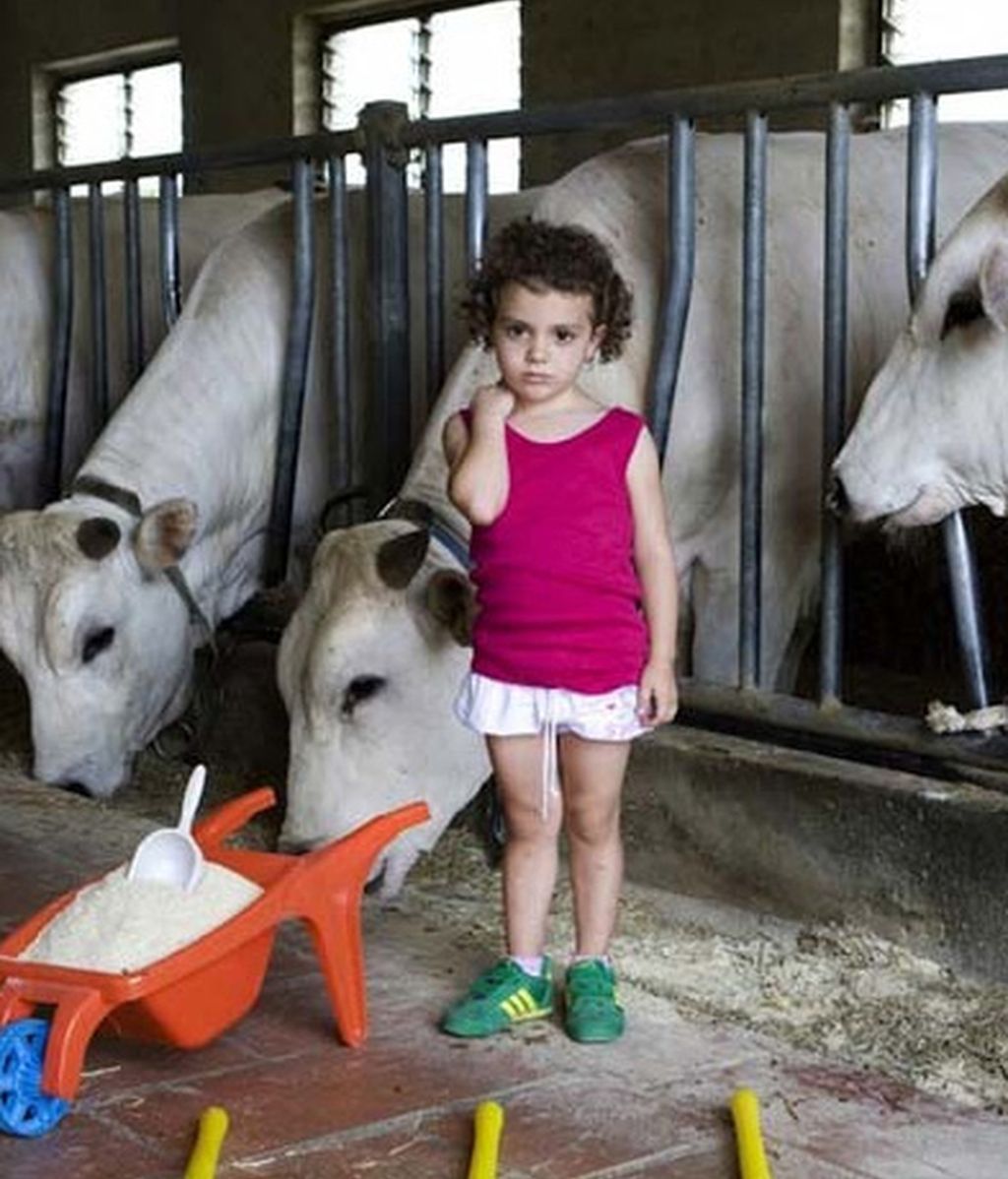 Niños de todo el mundo con sus juguetes