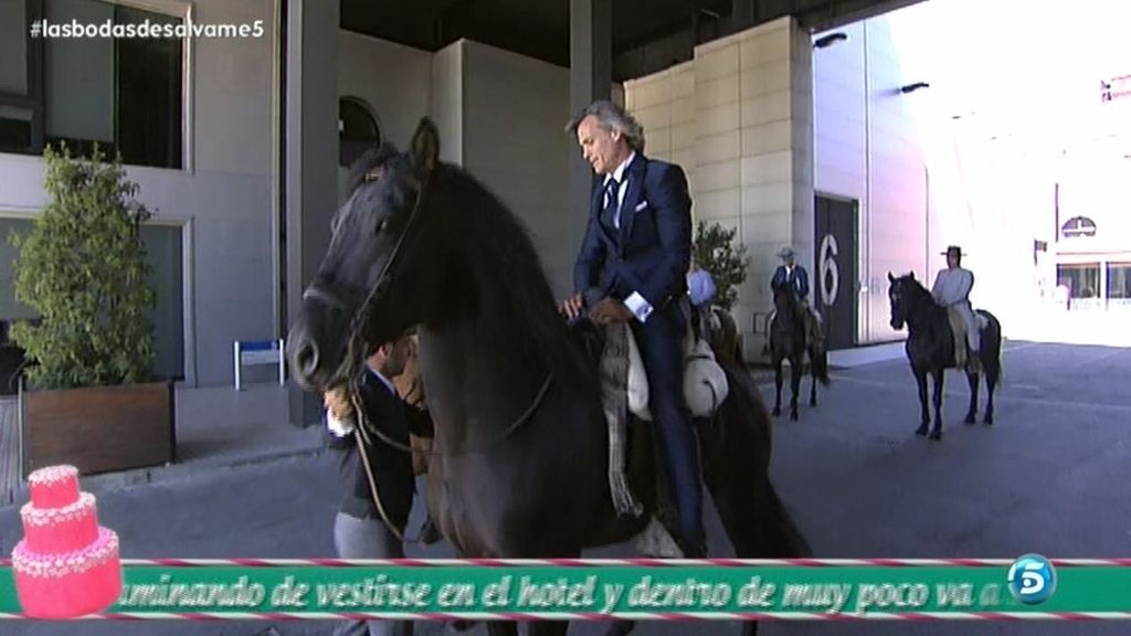 A lomos de un caballo sin despeinarse