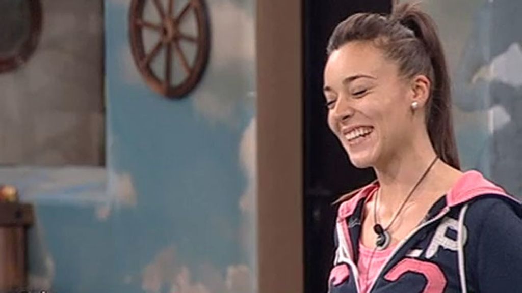 Los concursantes disimulan saber el secreto de  Yessica y Anabel