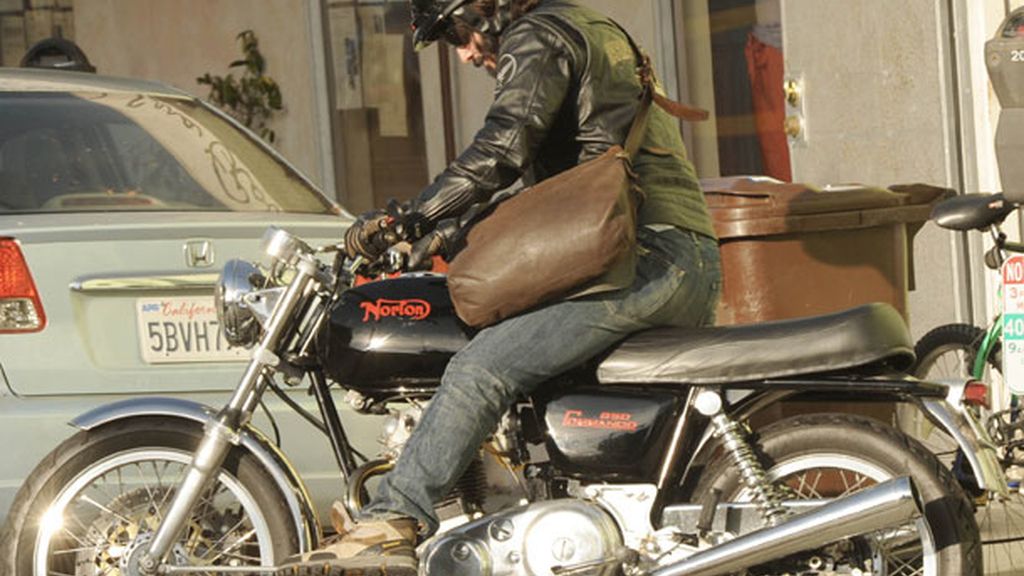 Keanu Reeves, como una moto
