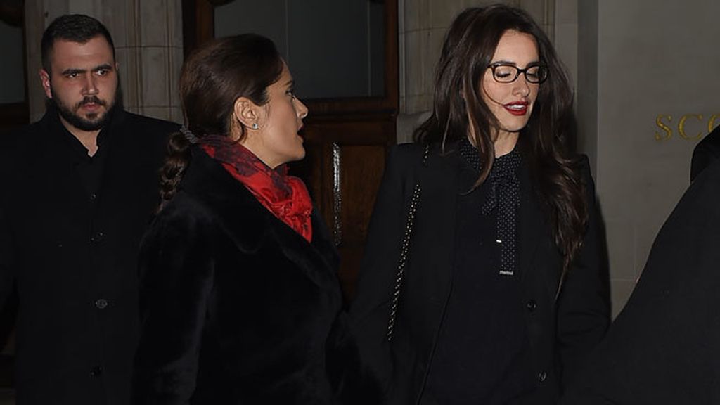 Penélope Cruz, Tom Cruise y Salma Hayek: tres amigos vip de 'cenita' en Londres