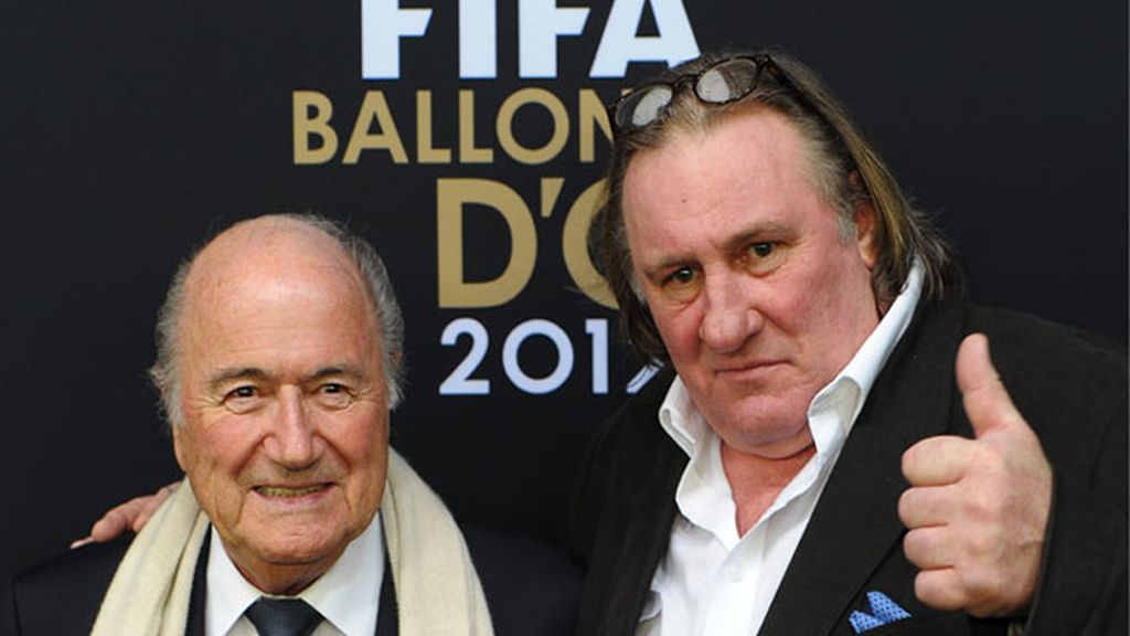 Blatter y Gerard Depardieu en la Gala del Balón de Oro
