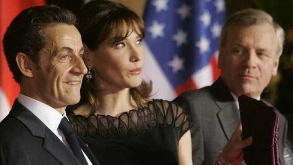 Carla Bruni en la OTAN