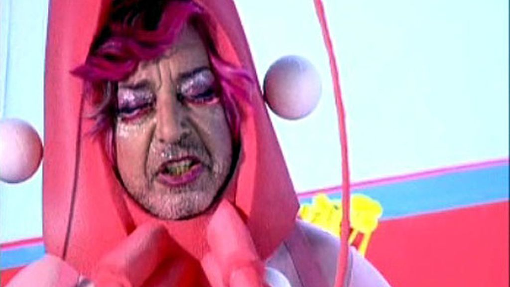 Cap. 10:  'Alcohol, langostinos y el cornudo de España'