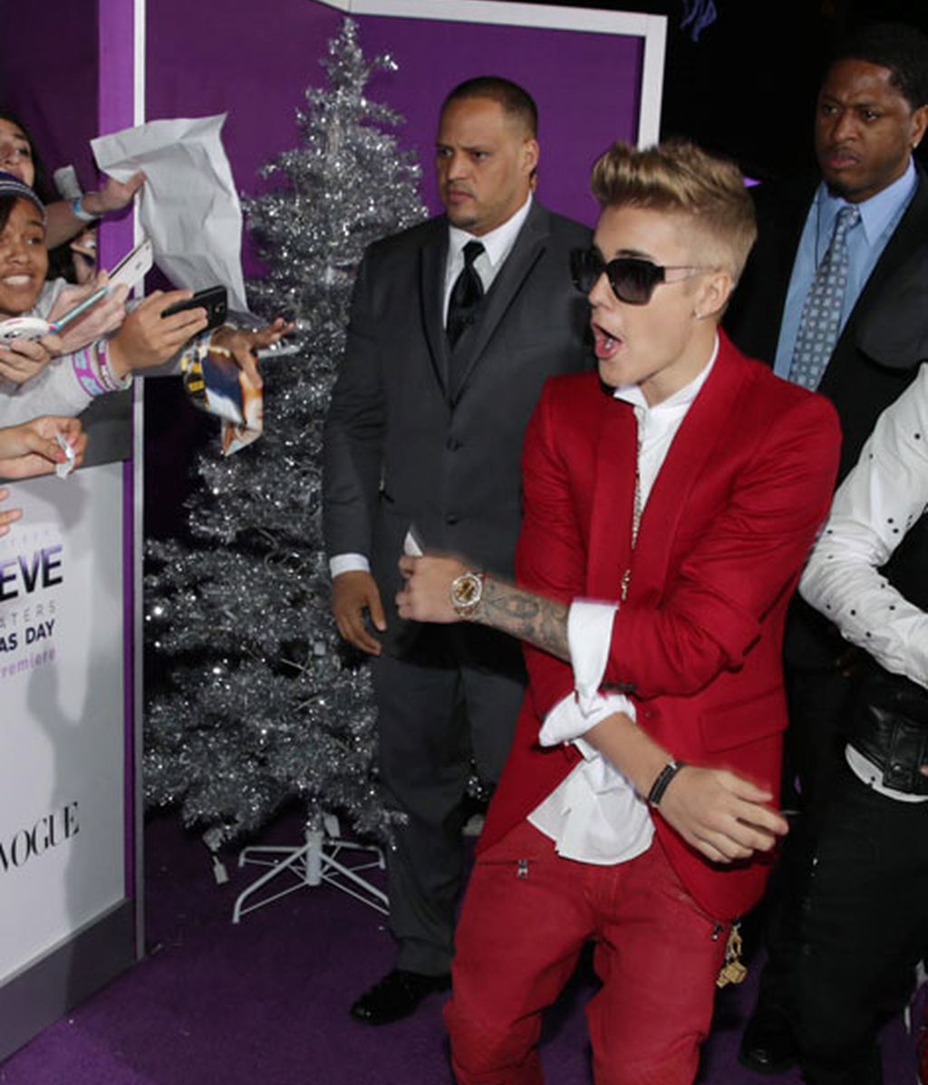 De rojo y oro en la premiere internacional de 'Justin Bieber's Believe'