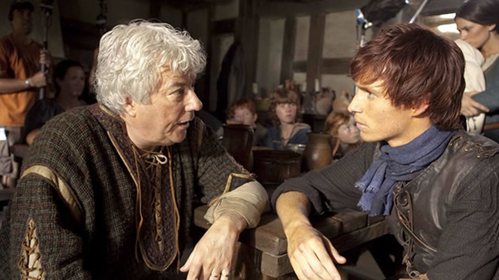Ken Follett hace un cameo en la serie de "Los pilares de la Tierra"