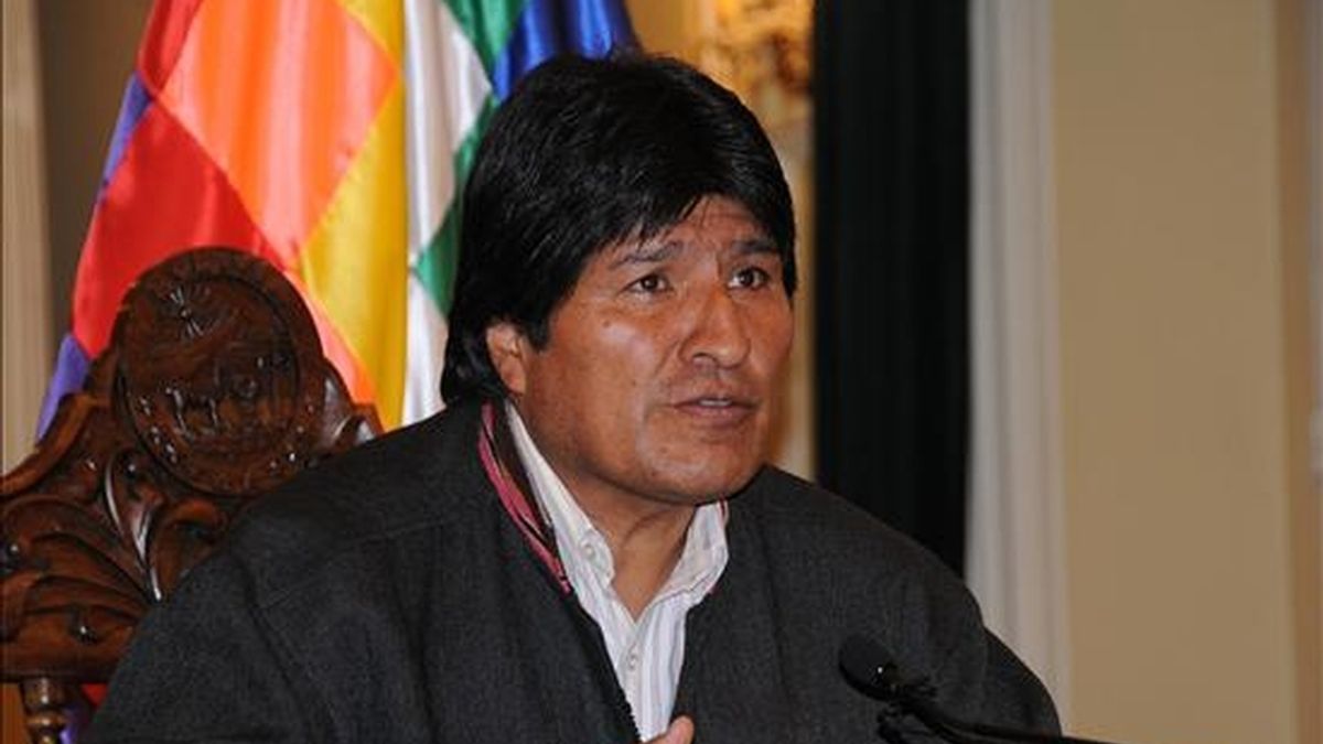 En un mensaje televisado al país el presidente de Bolivia, Evo Morales, ofreció que su Gobierno costeará un nuevo padrón electoral para solucionar el conflicto con la oposición, si la CNE garantiza que los comicios generales se celebran el próximo 6 de diciembre. EFE