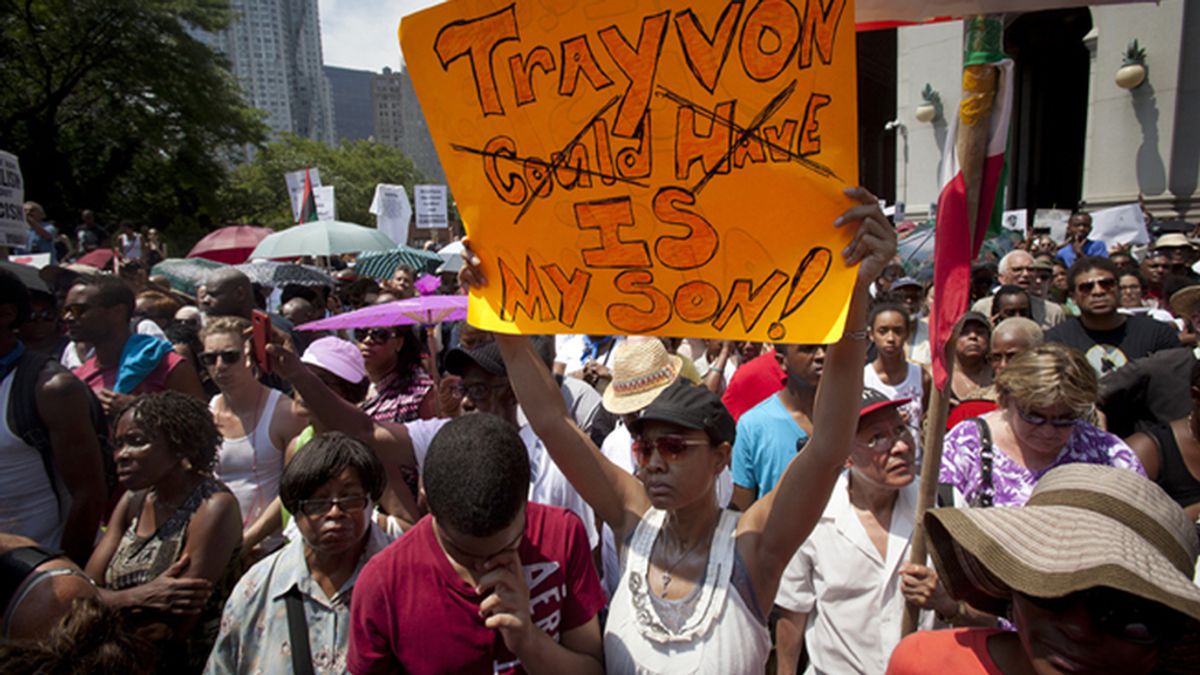 Miles de personas salen a las calles bajo el lema 'Justicia para Trayvon'