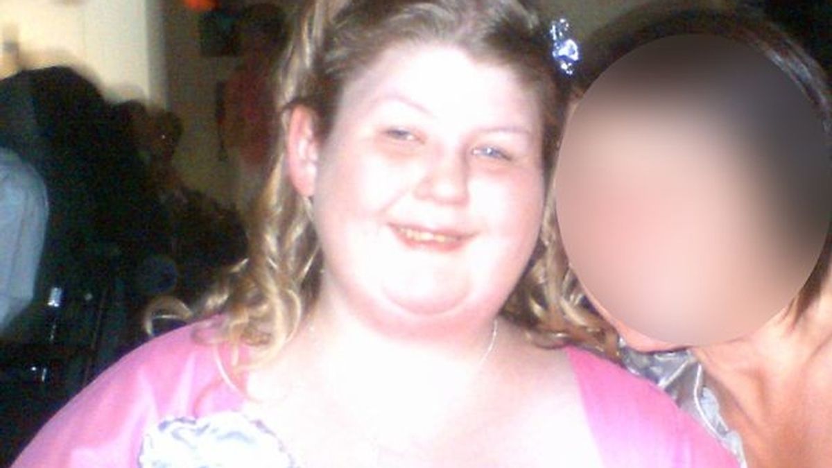 Una joven de 23 años se comió a sí misma y falleció por un mal diagnóstico