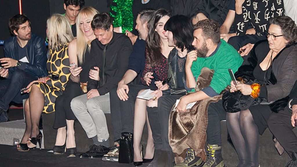 Asistentes desfile Davidelfin