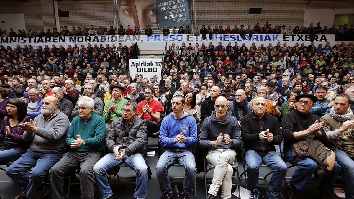 Antiguos presos de ETA apoyan "avanzar por vías exclusivamente políticas y democráticas"