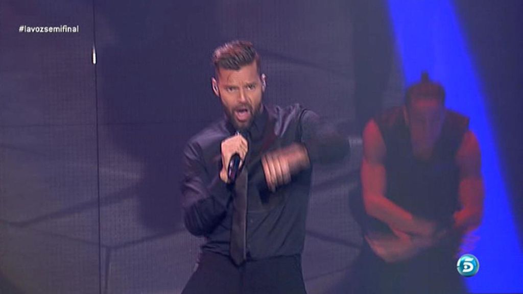 Ricky Martin y su pantalón baggy