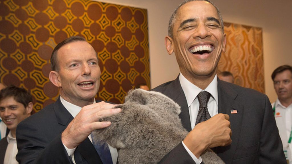Obama se divierte con el koala