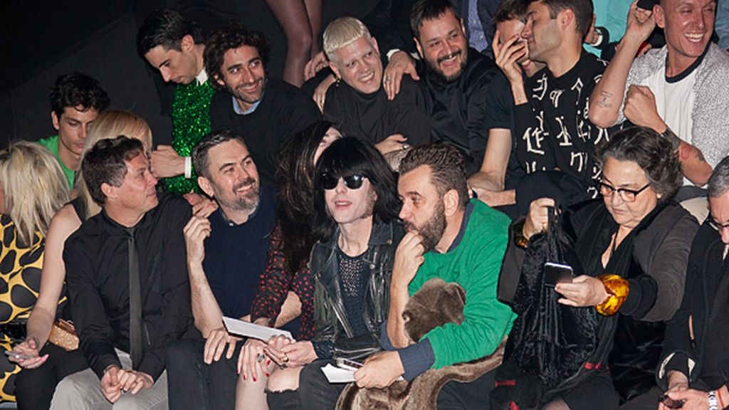 Asistentes desfile Davidelfin