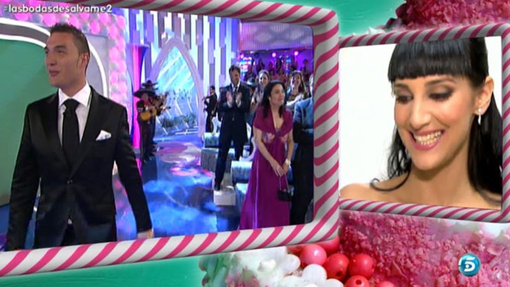 Encantado con su hijo