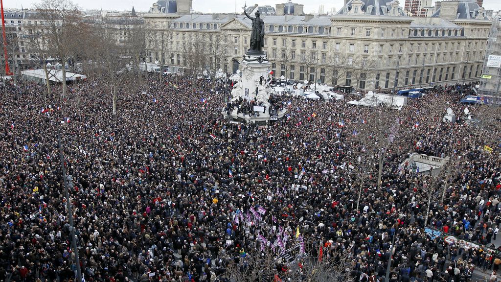 Histórica marcha por la paz en la capital francesa