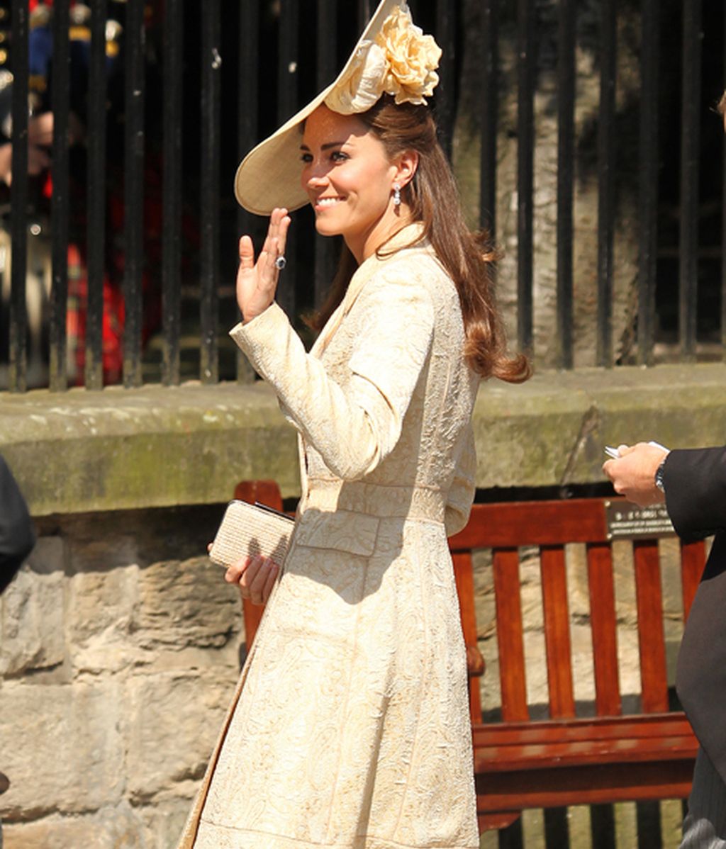 Estilismos desacertados en la boda de Zara Phillips